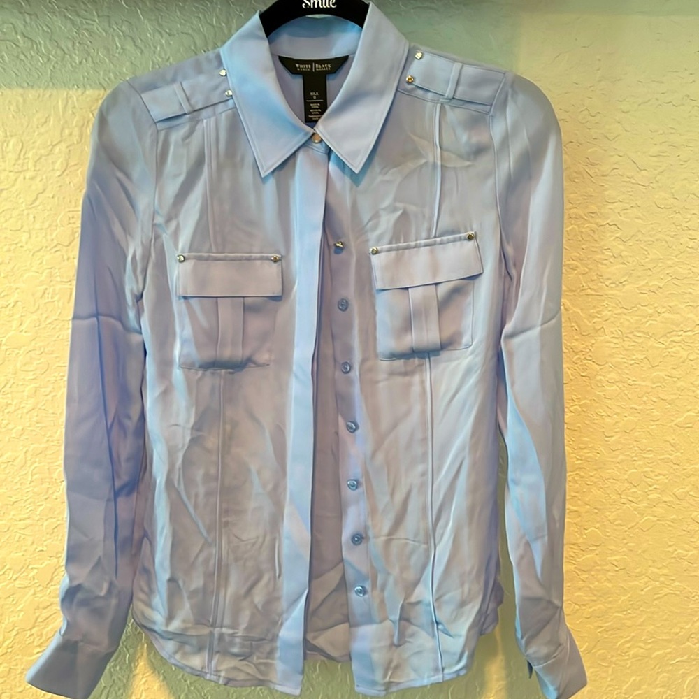 White House Black market silk shirt. Never worn, no tags. Excellent condition.